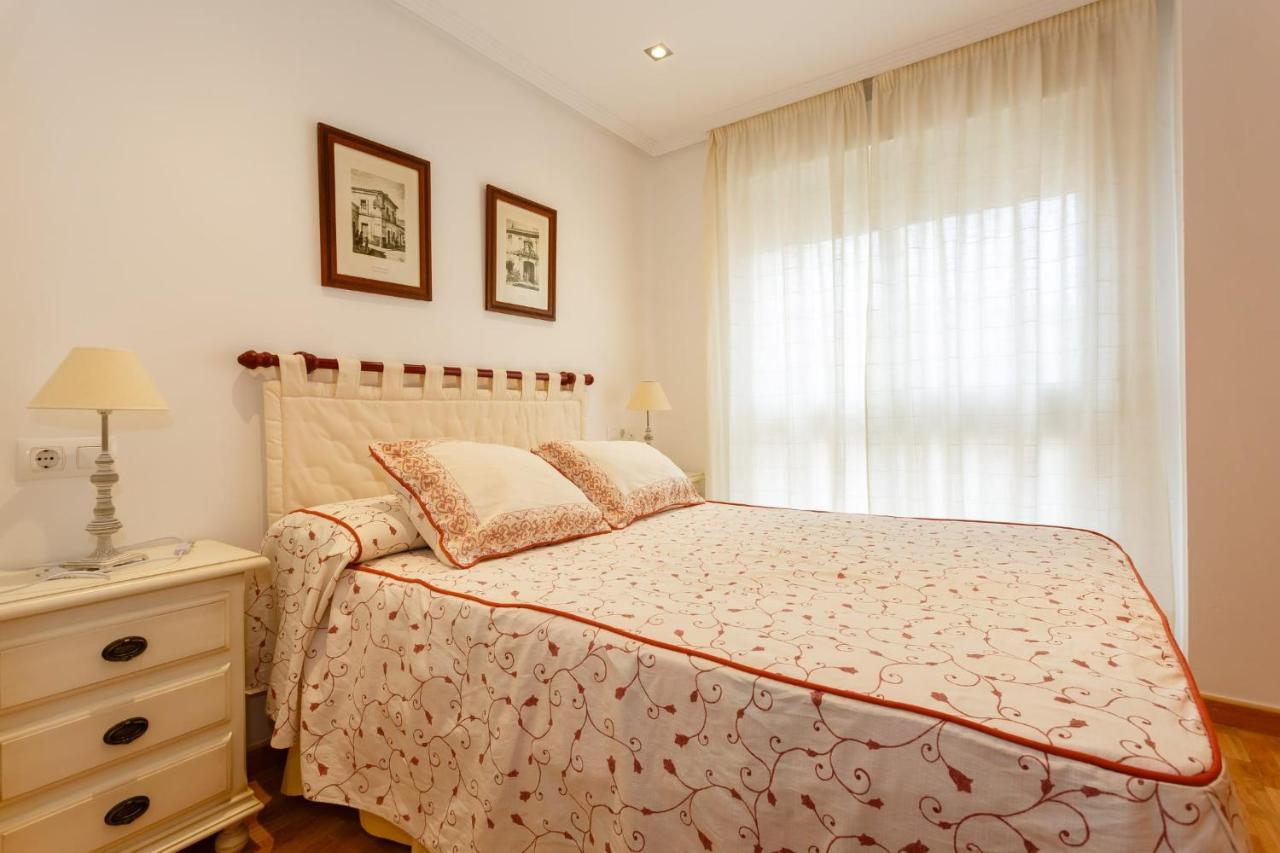 Gatu Villa Elvira Junto Al Hospital Y Playa 2 Dormit Y 2 Banos, Preferente Mayores De 25 Anos Y Familias Cádiz Eksteriør billede