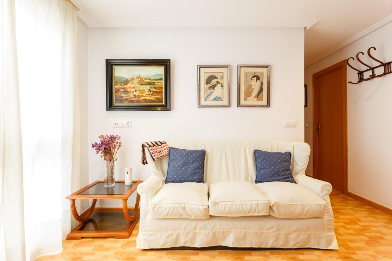 Gatu Villa Elvira Junto Al Hospital Y Playa 2 Dormit Y 2 Banos, Preferente Mayores De 25 Anos Y Familias Cádiz Eksteriør billede